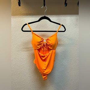 NWT Dippin Daisys Nova One Piece, Size M